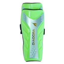 Щитки футбольные