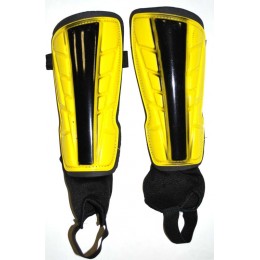 Щитки футбольные